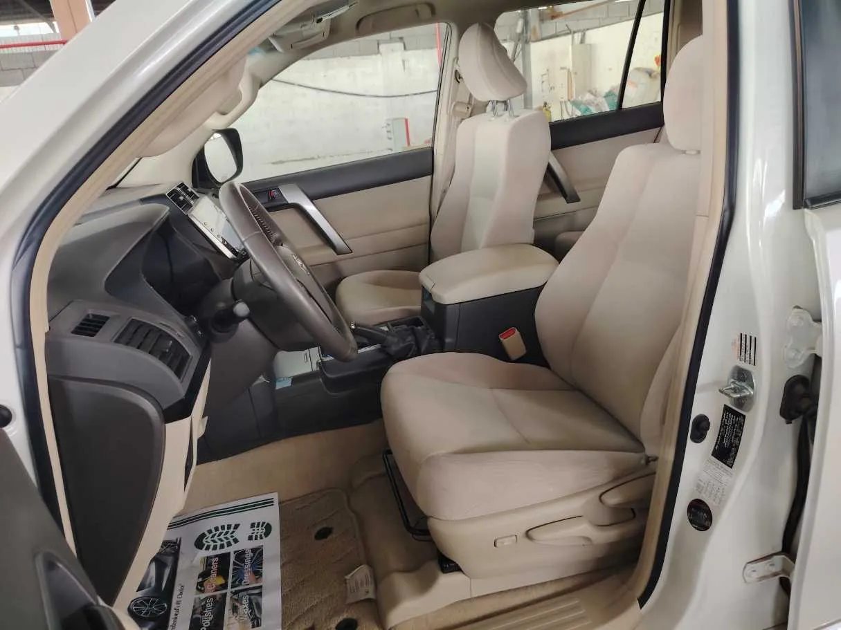 Car image 13