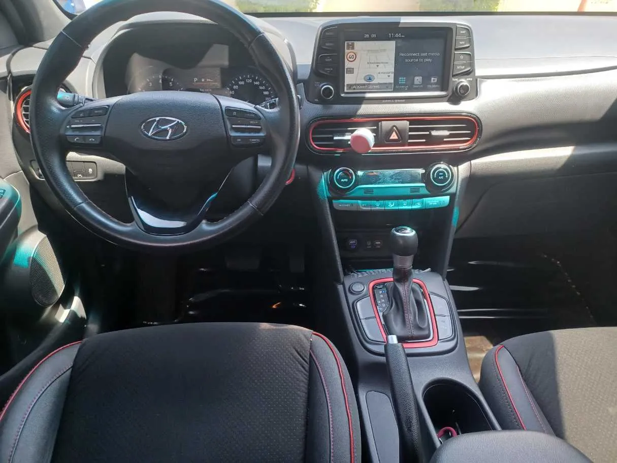 Car image 17