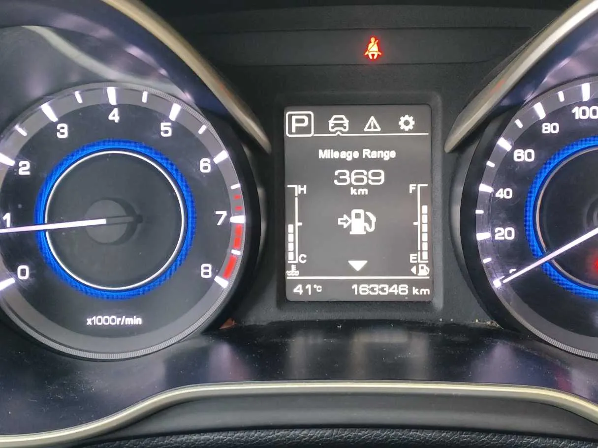 Car image 18