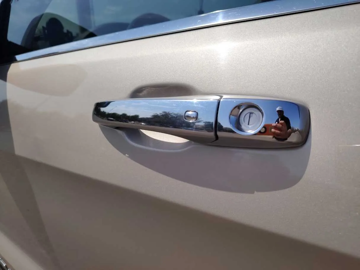 Car image 34