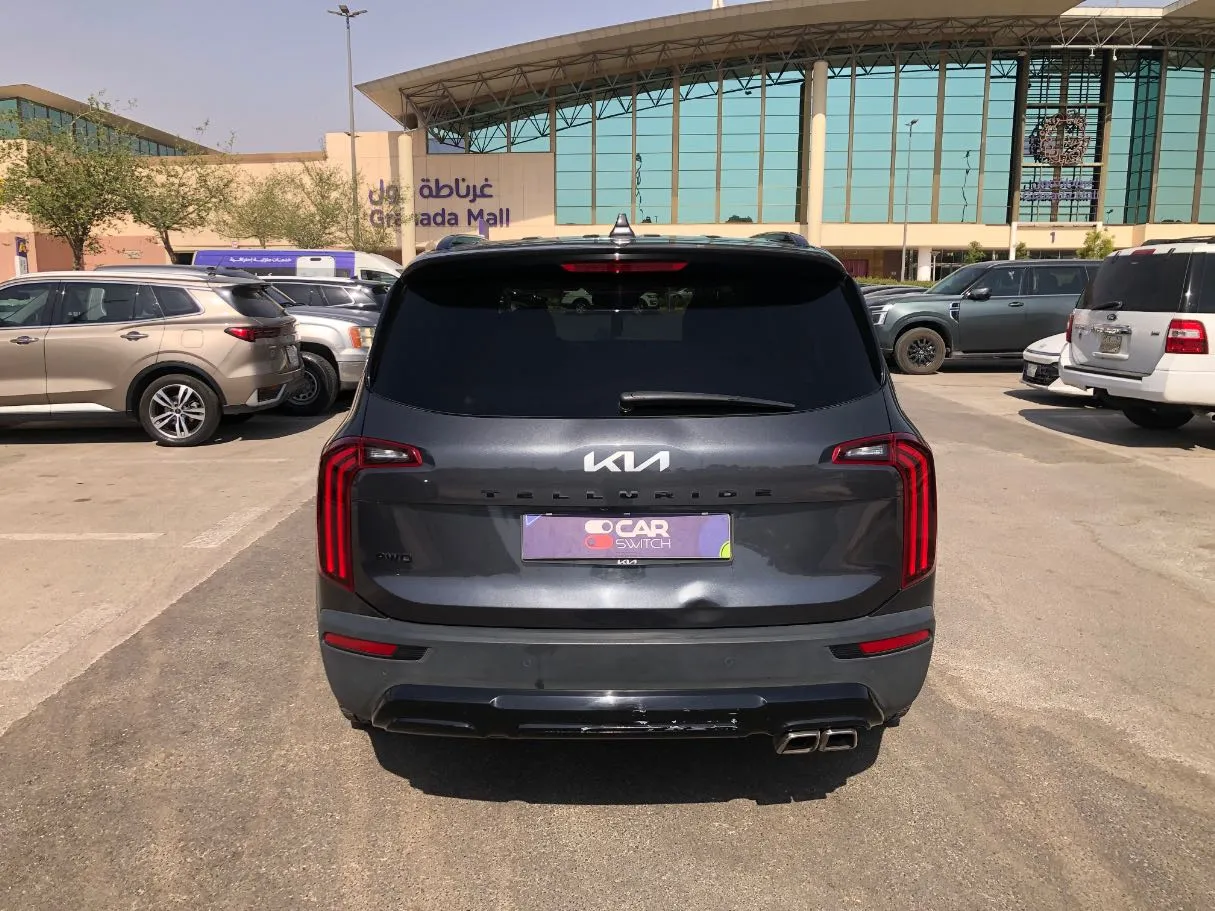 Car image 6