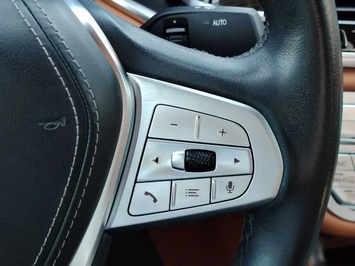 Car image 35