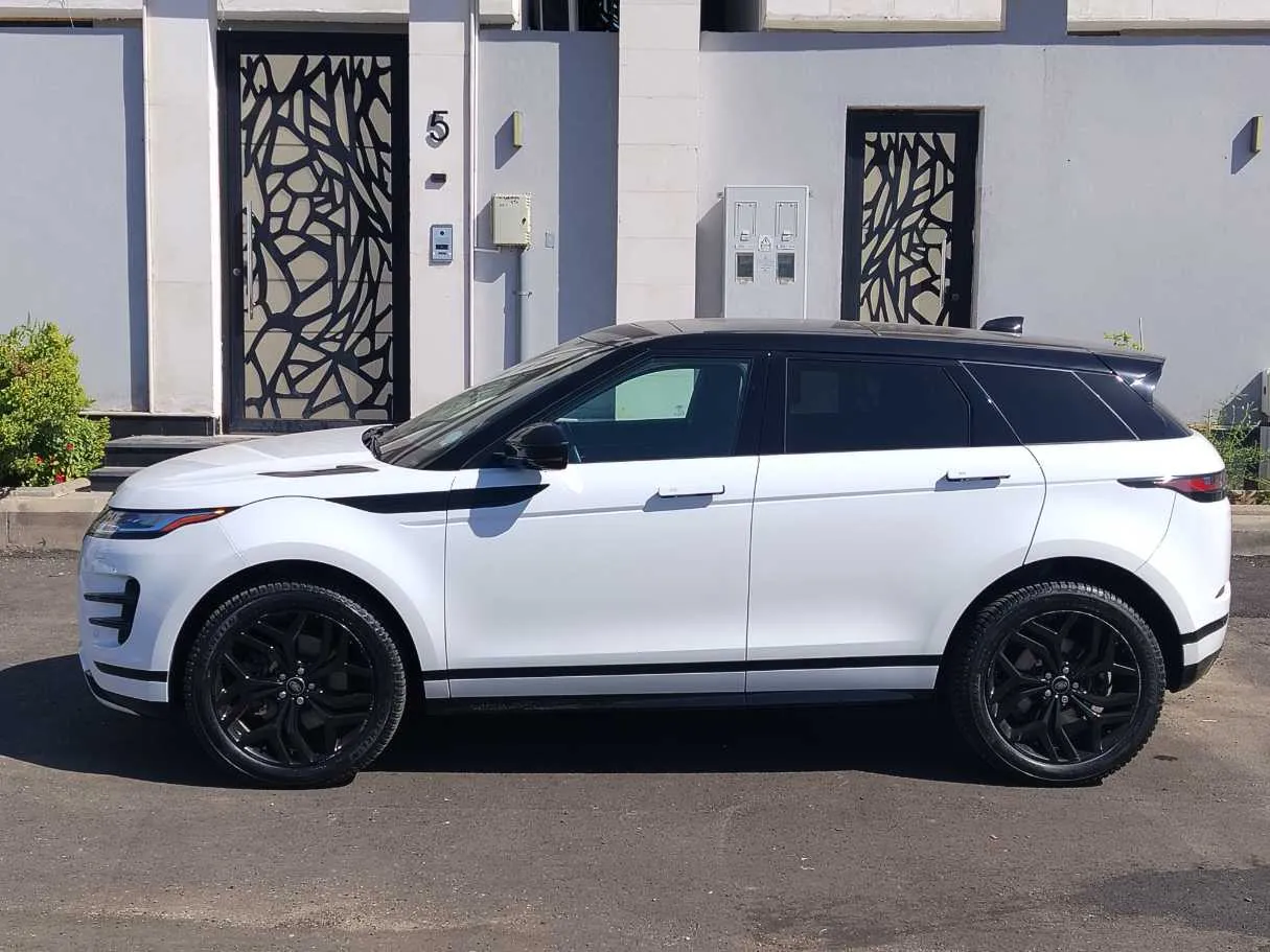 Car image 8