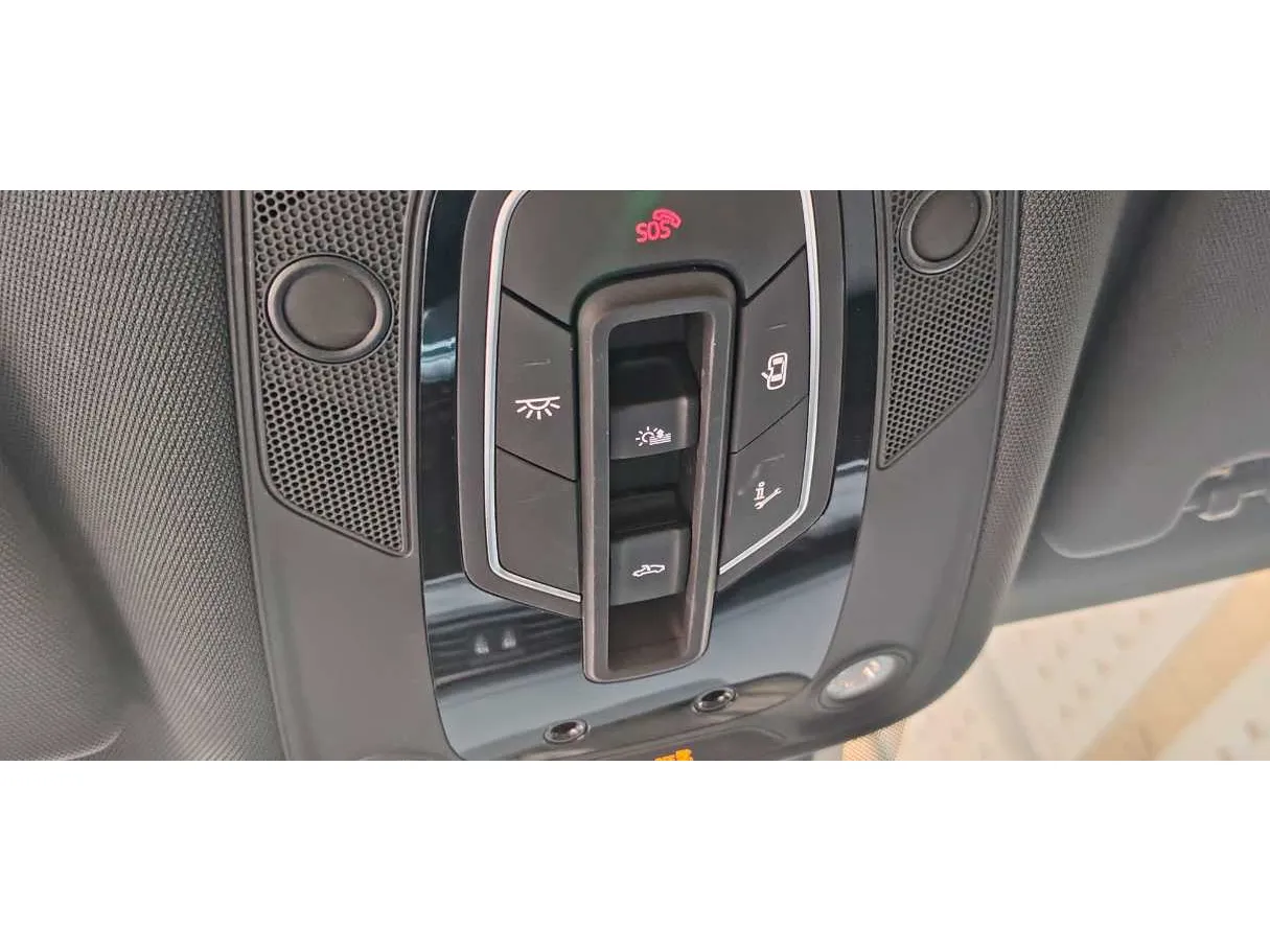 Car image 28