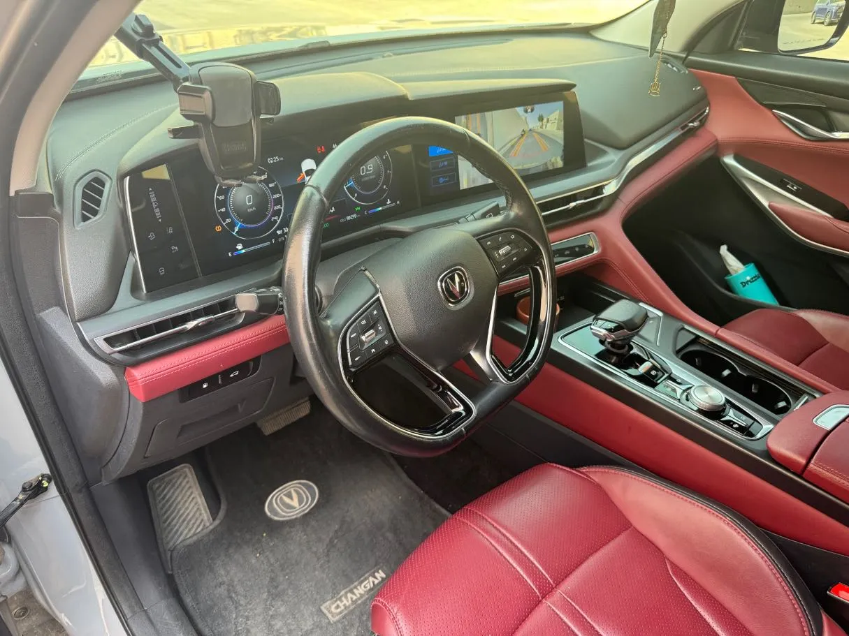 Car image 11