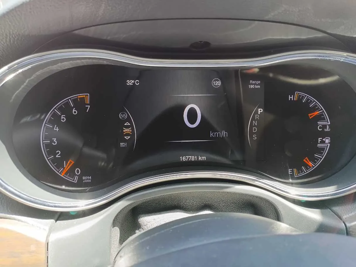Car image 18