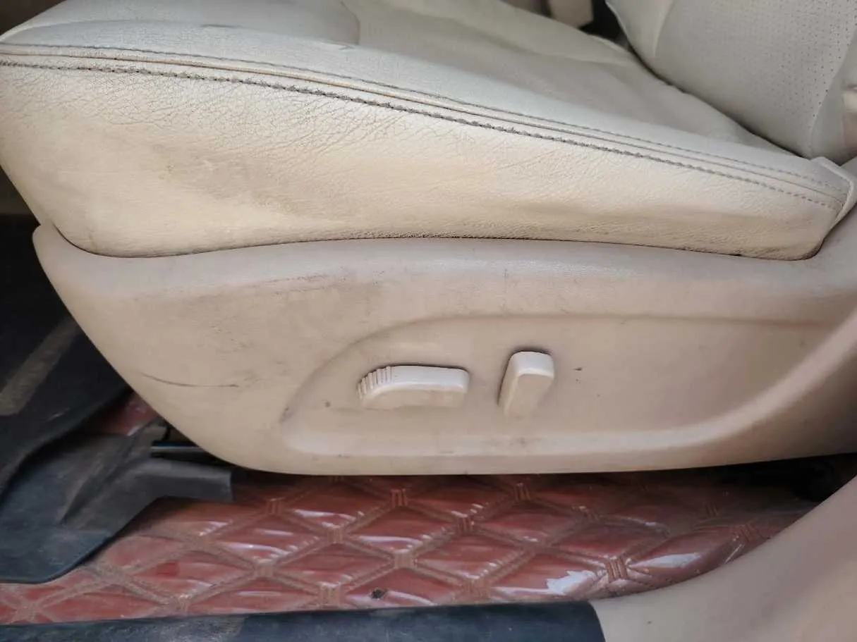 Car image 42
