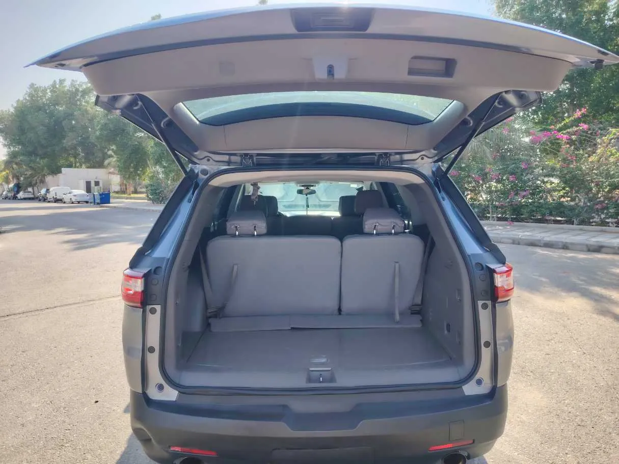 Car image 24