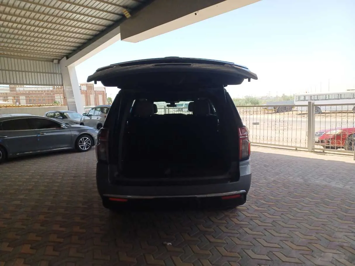 Car image 18