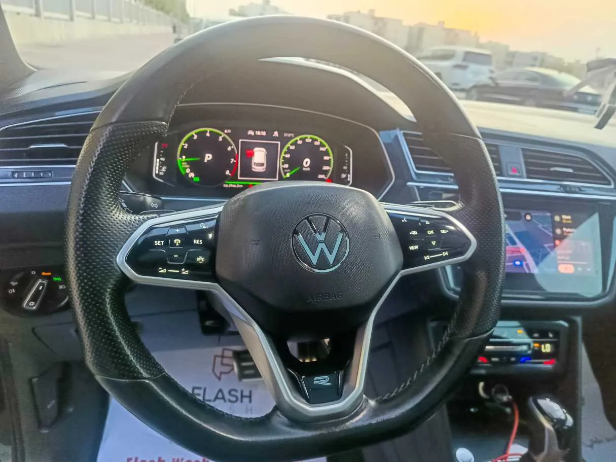 Car image 27