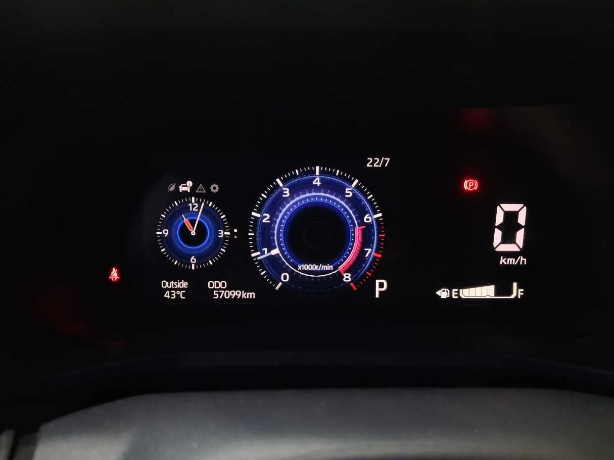 Car image 18