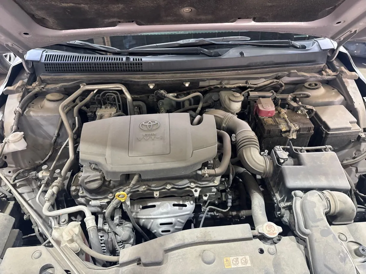Car image 14