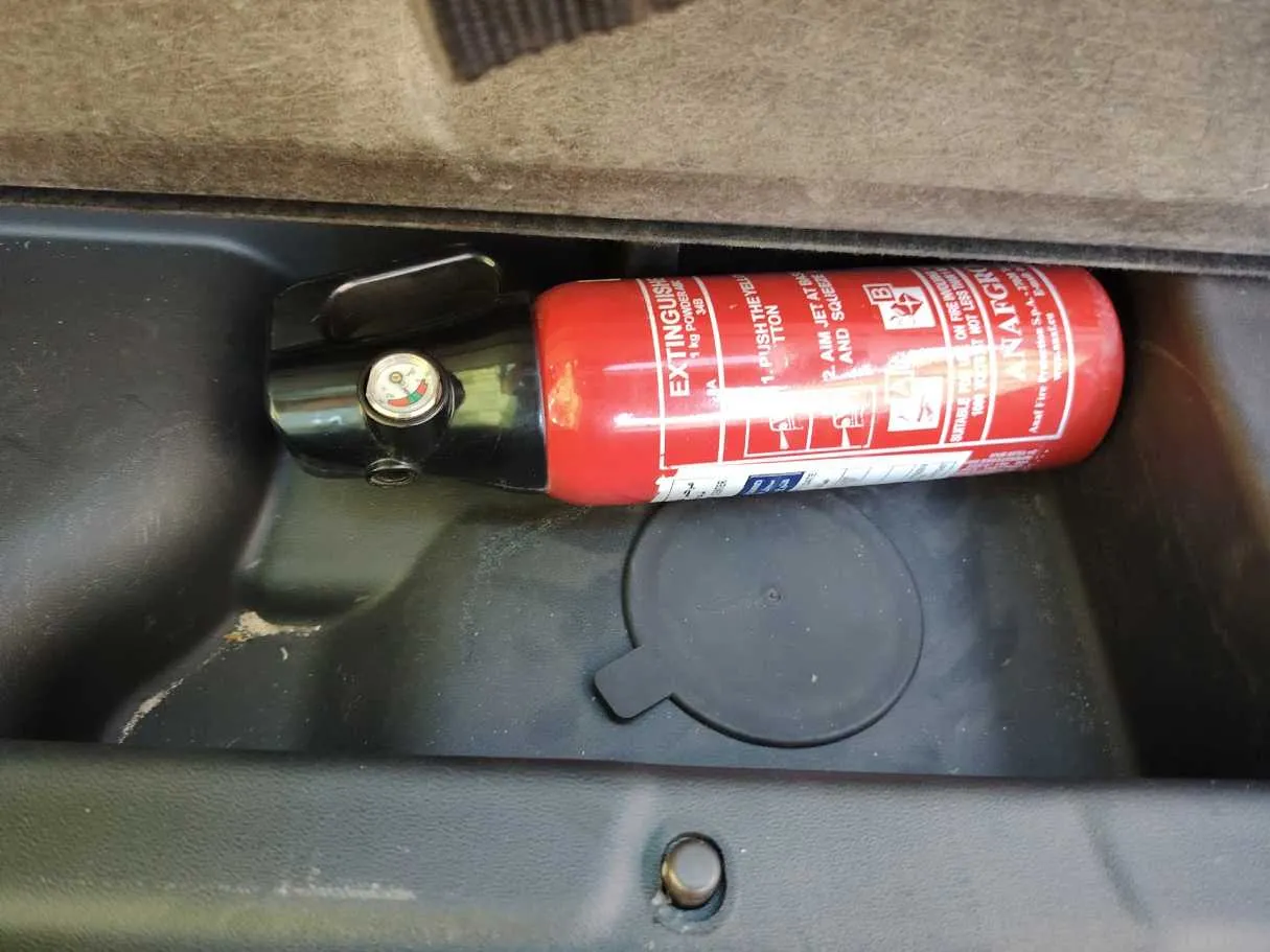 Car image 30