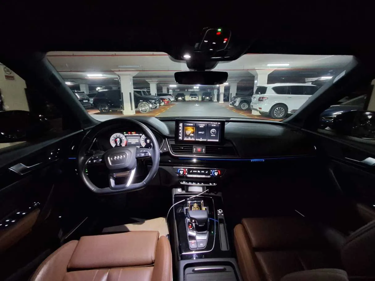 Car image 14