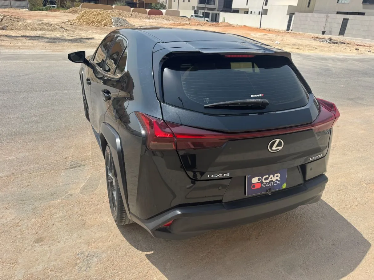 Car image 7