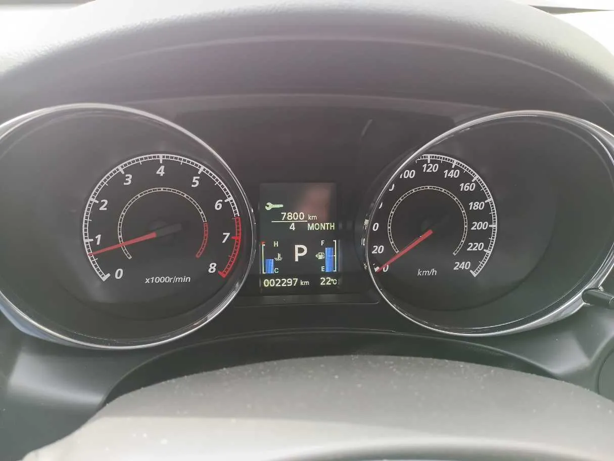 Car image 18