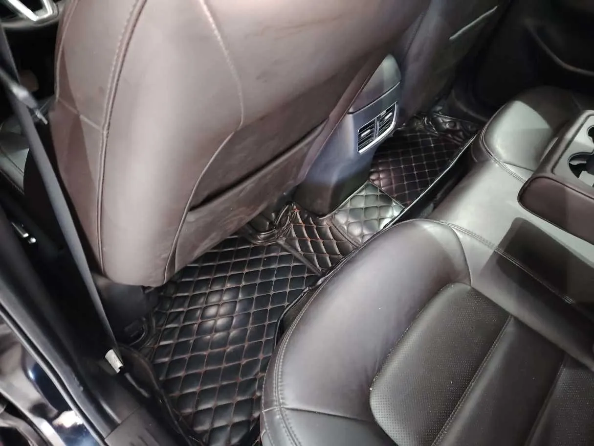Car image 38