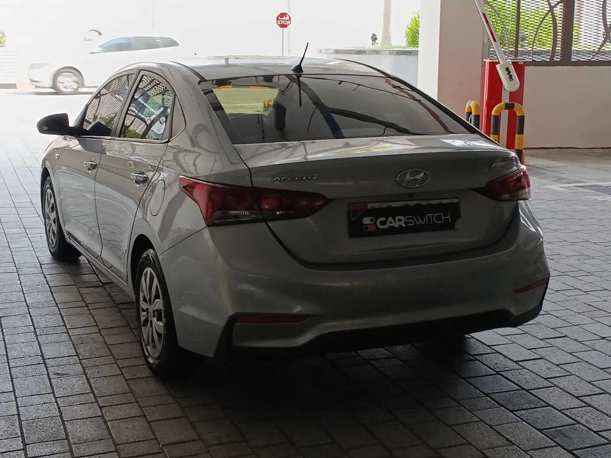 Car image 7