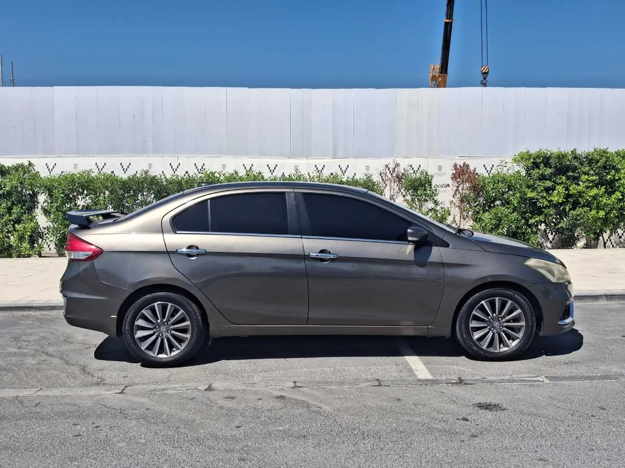 Car image 8