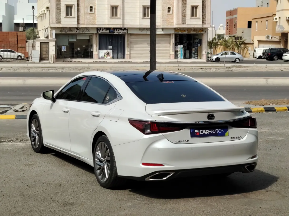 Car image 7