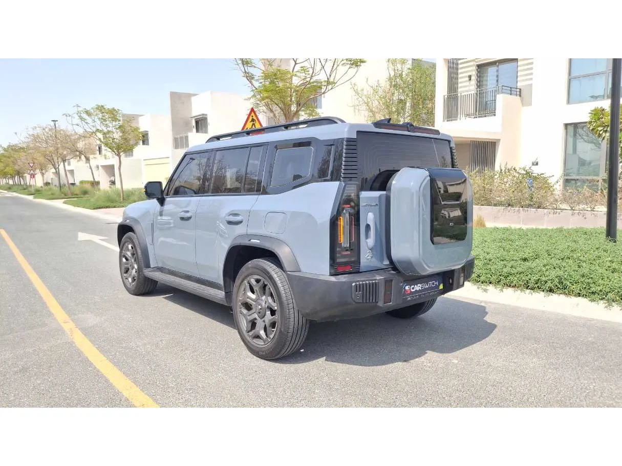 Car image 7