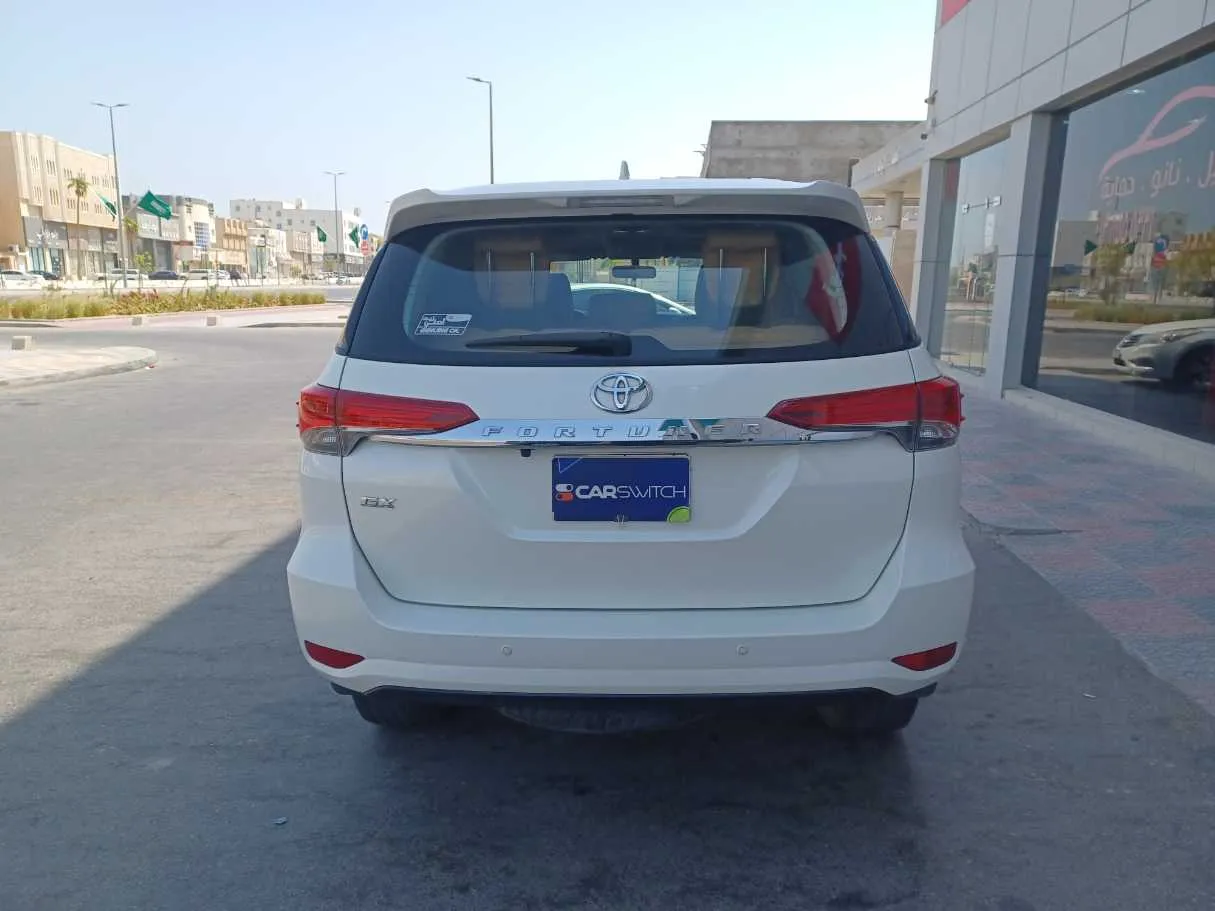 Car image 6