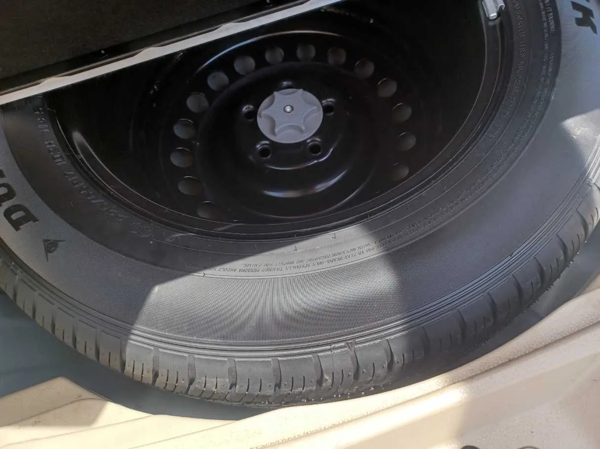 Car image 23