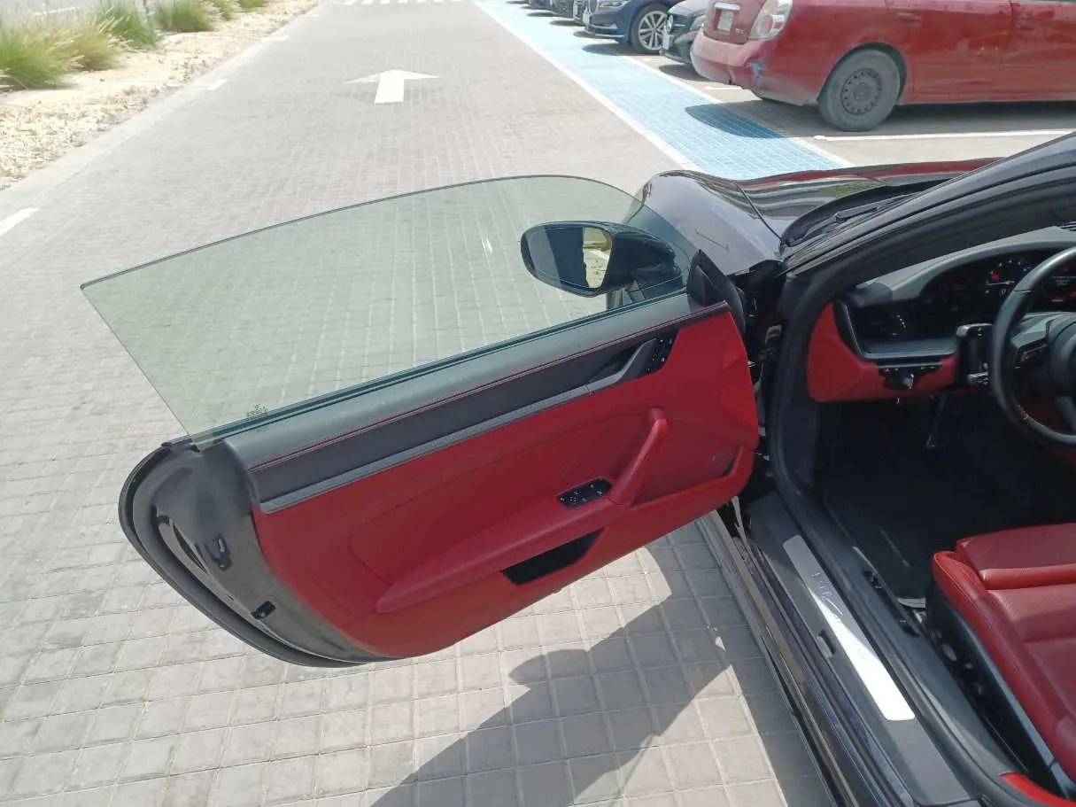 Car image 10