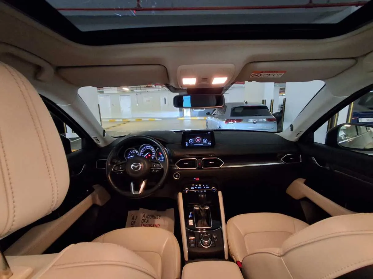 Car image 18