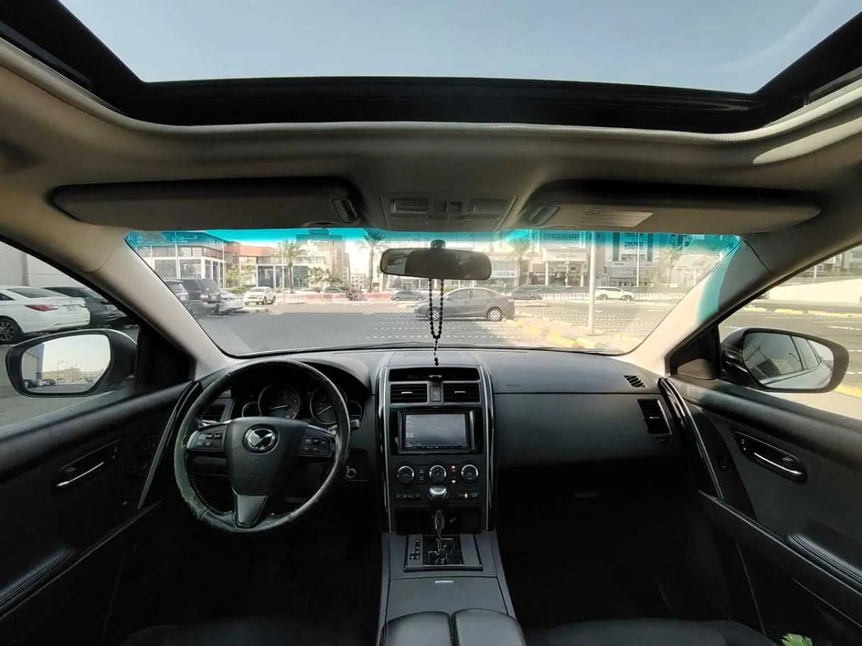 Car image 17