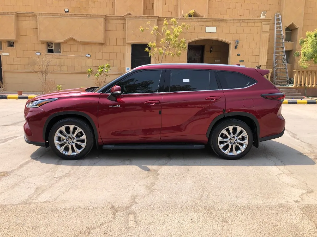 Car image 8
