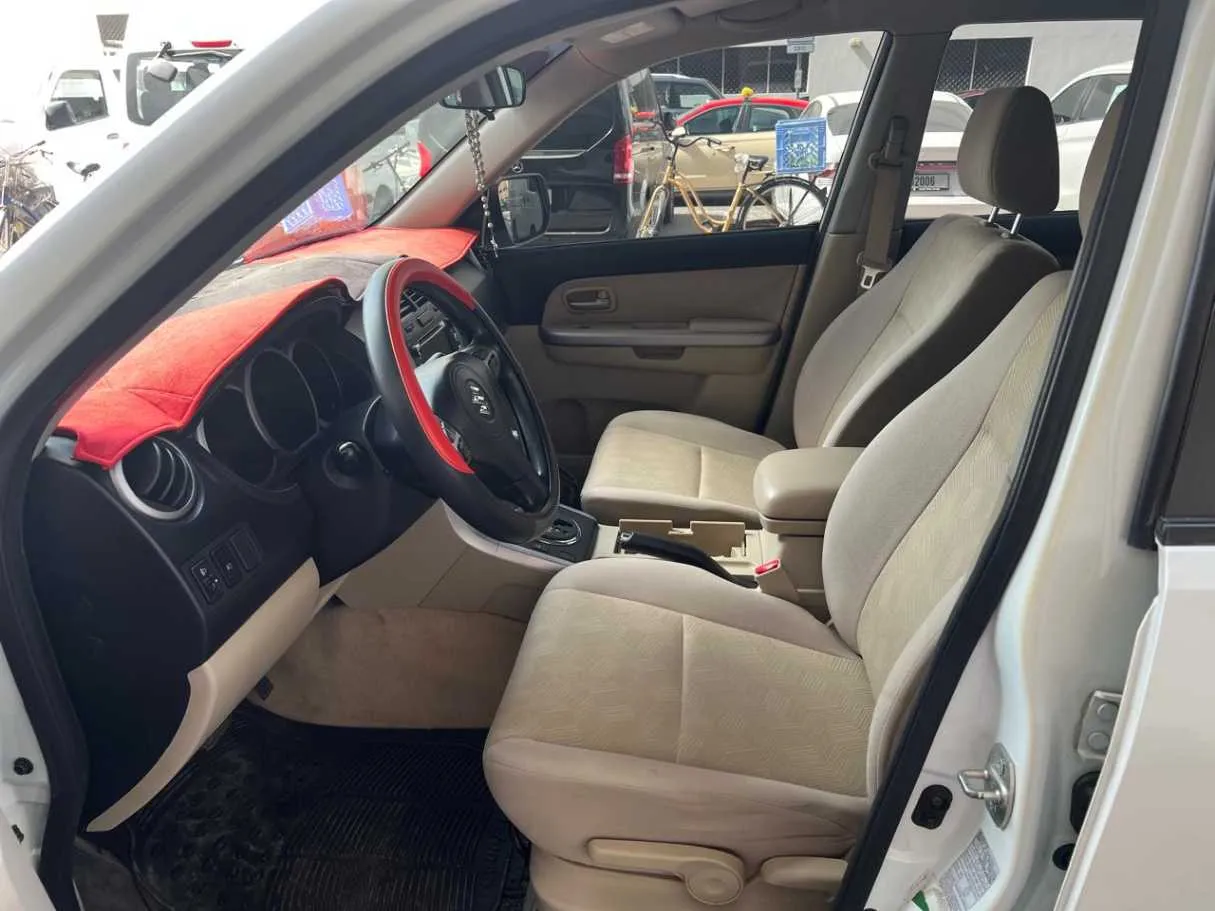 Car image 7