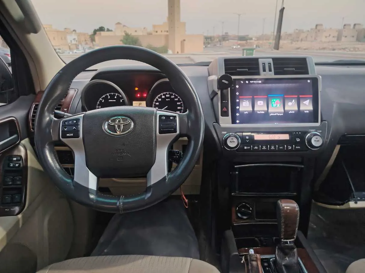 Car image 26