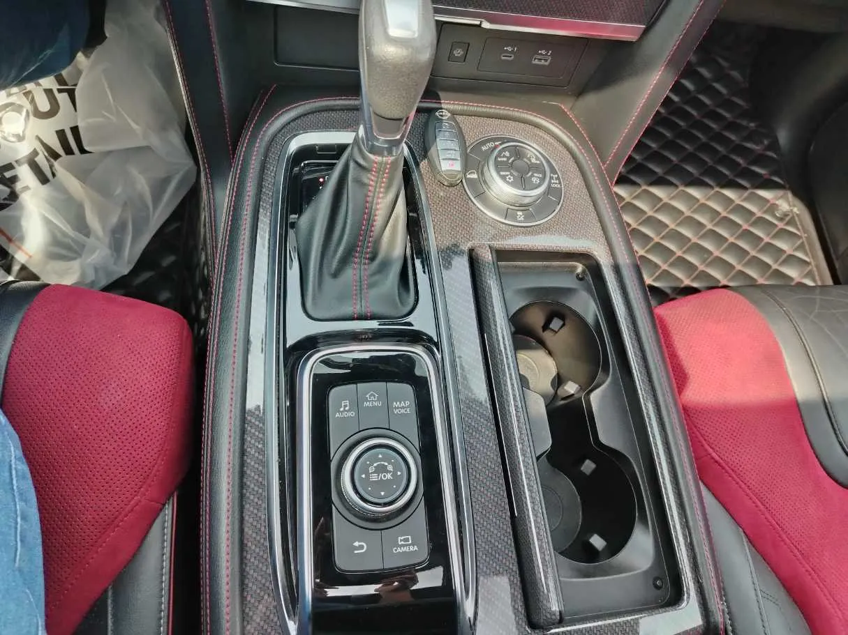 Car image 24
