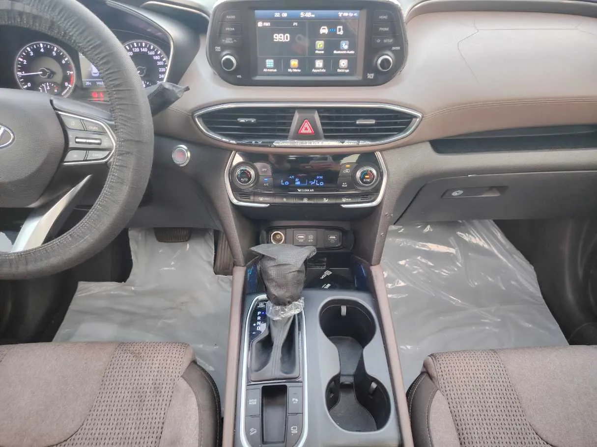 Car image 18