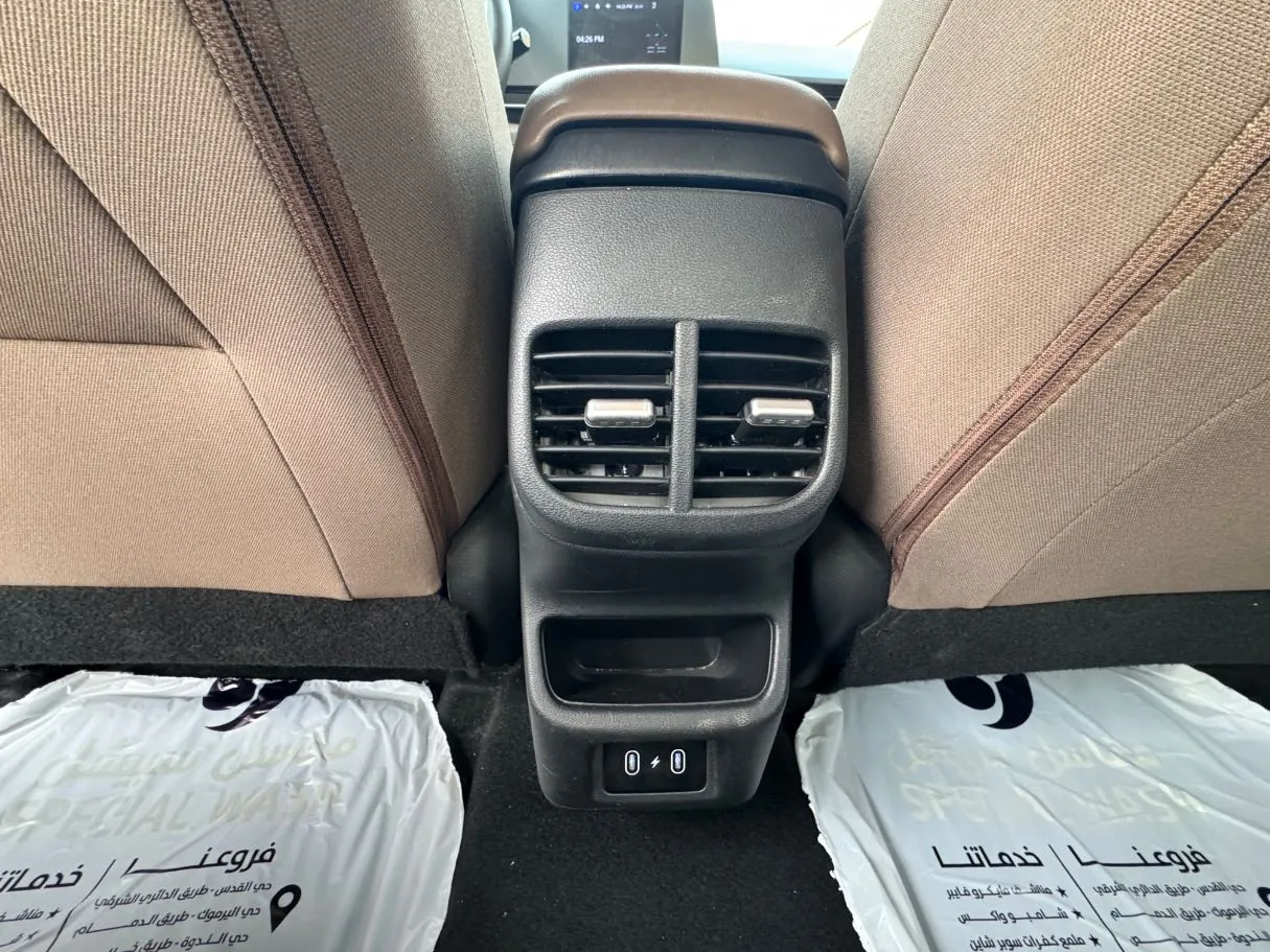 Car image 23