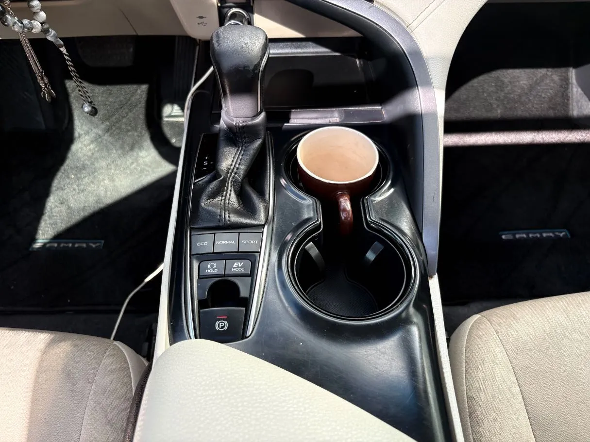 Car image 20
