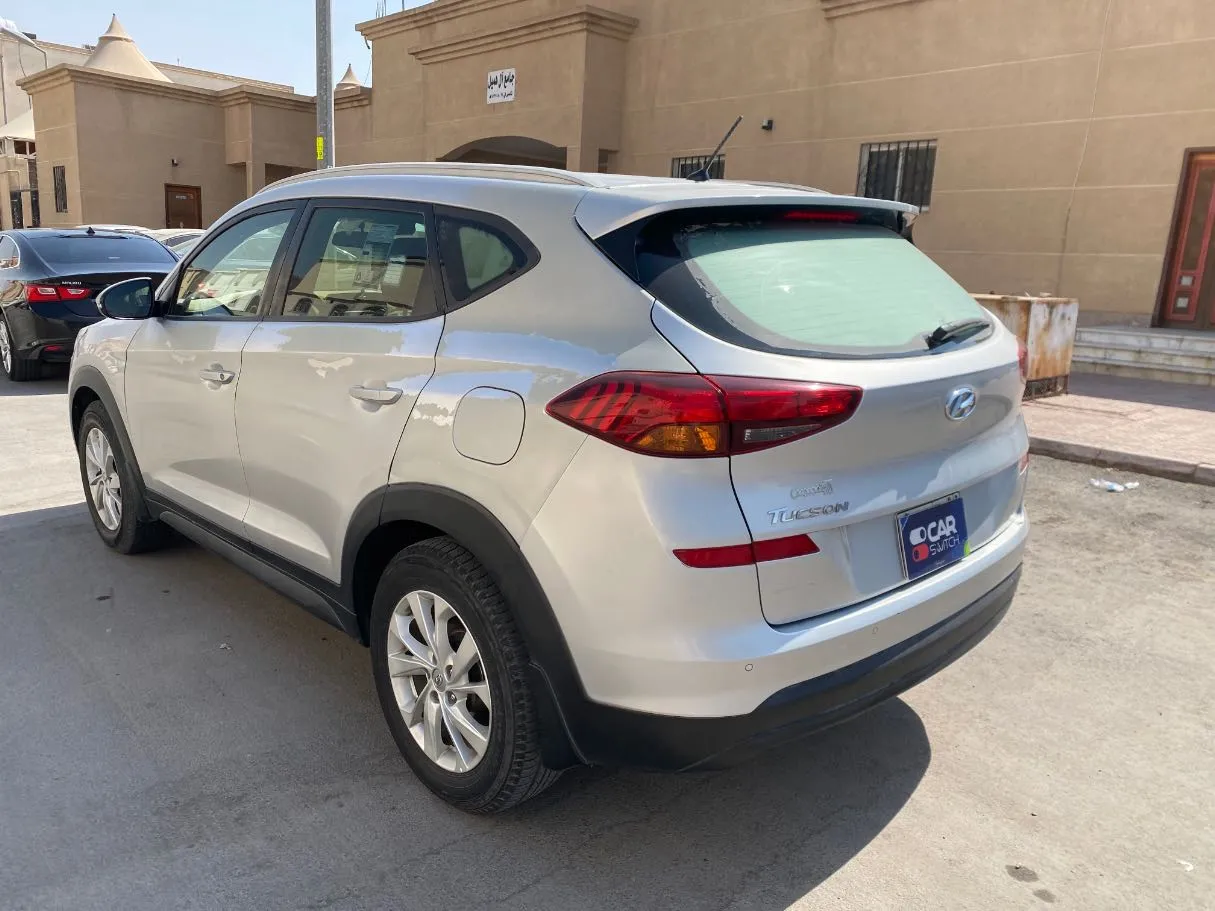 Car image 7