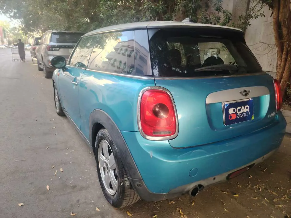 Car image 6
