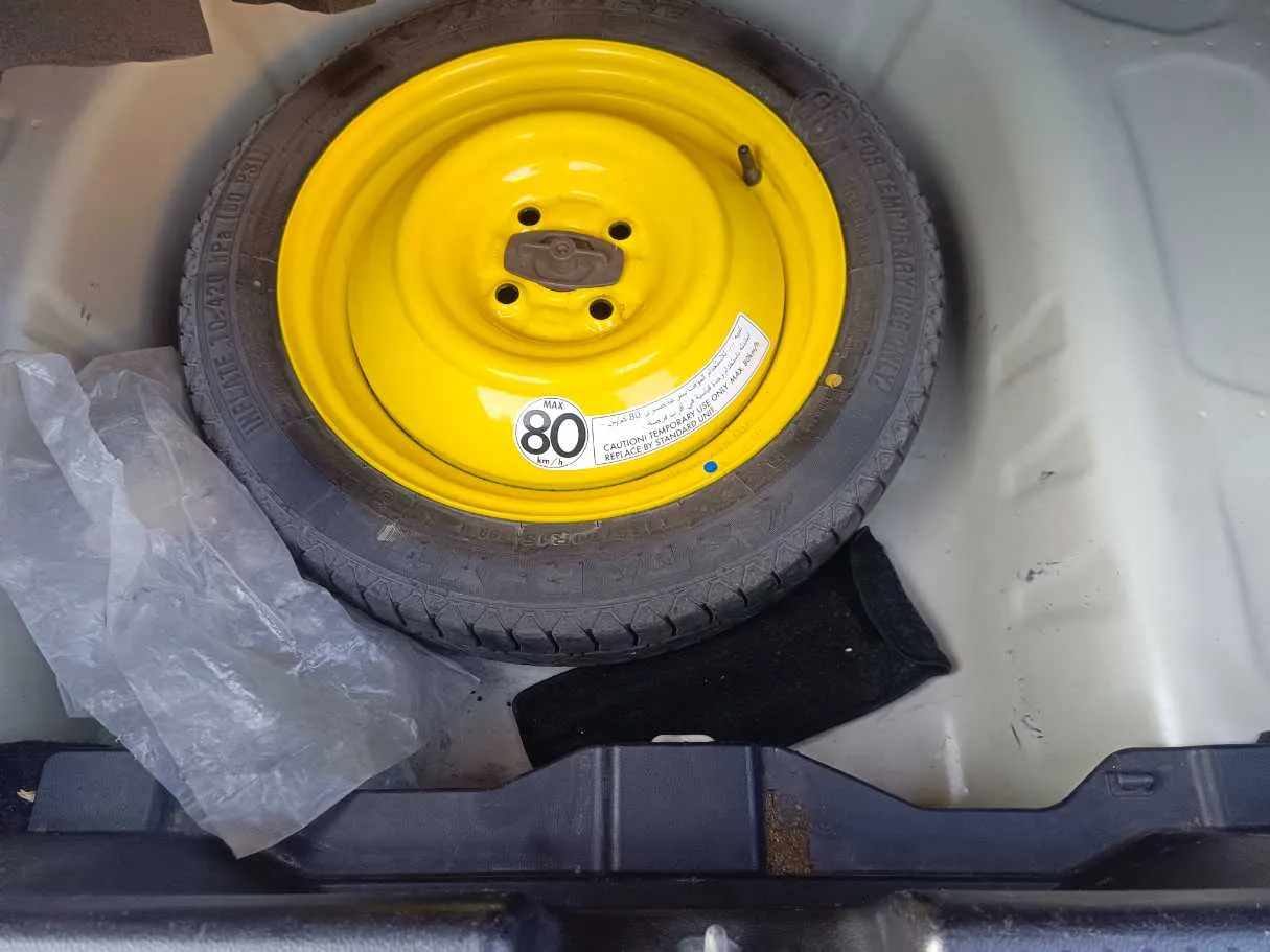 Car image 28