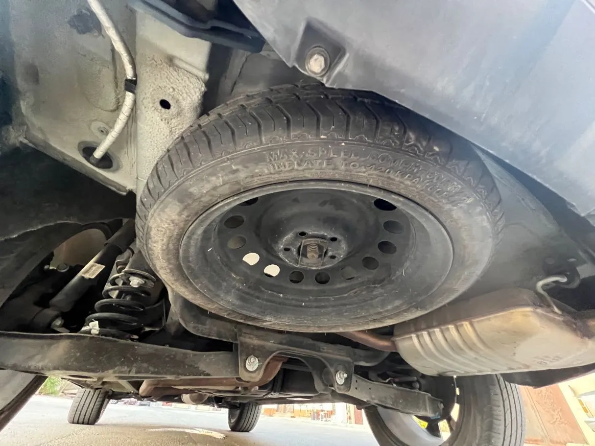 Car image 28