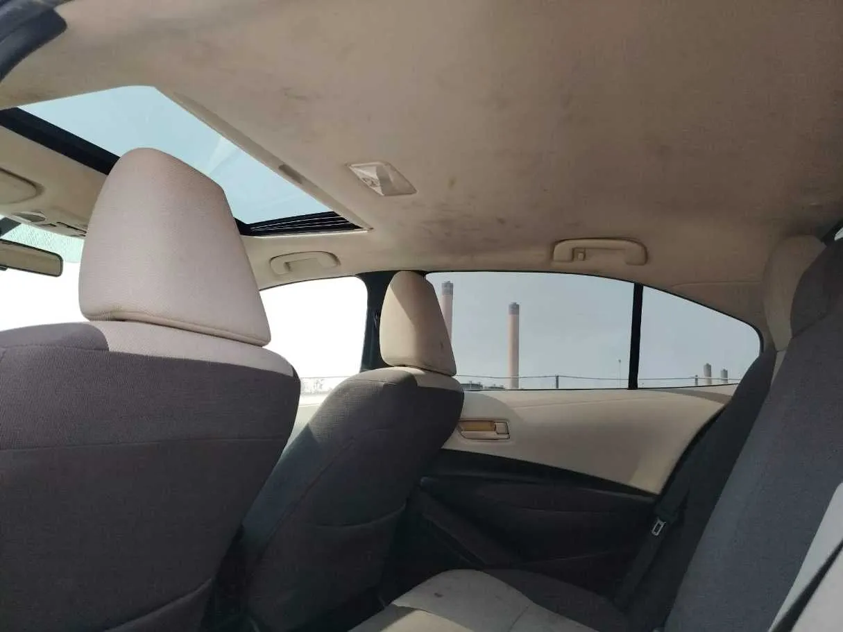 Car image 20