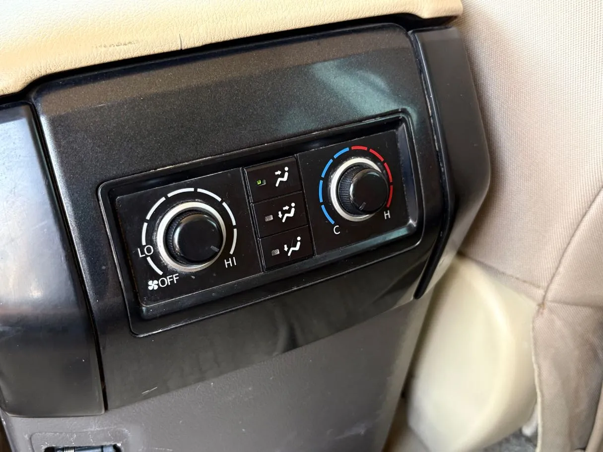 Car image 27