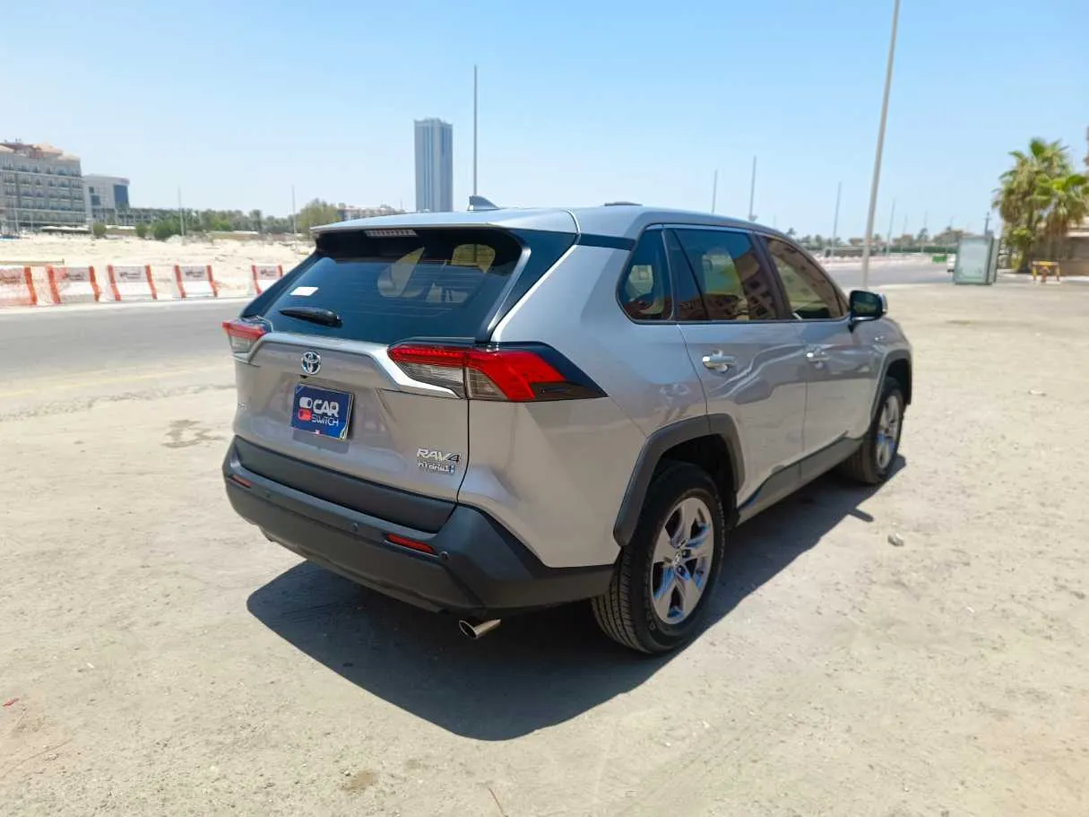 Car image 5
