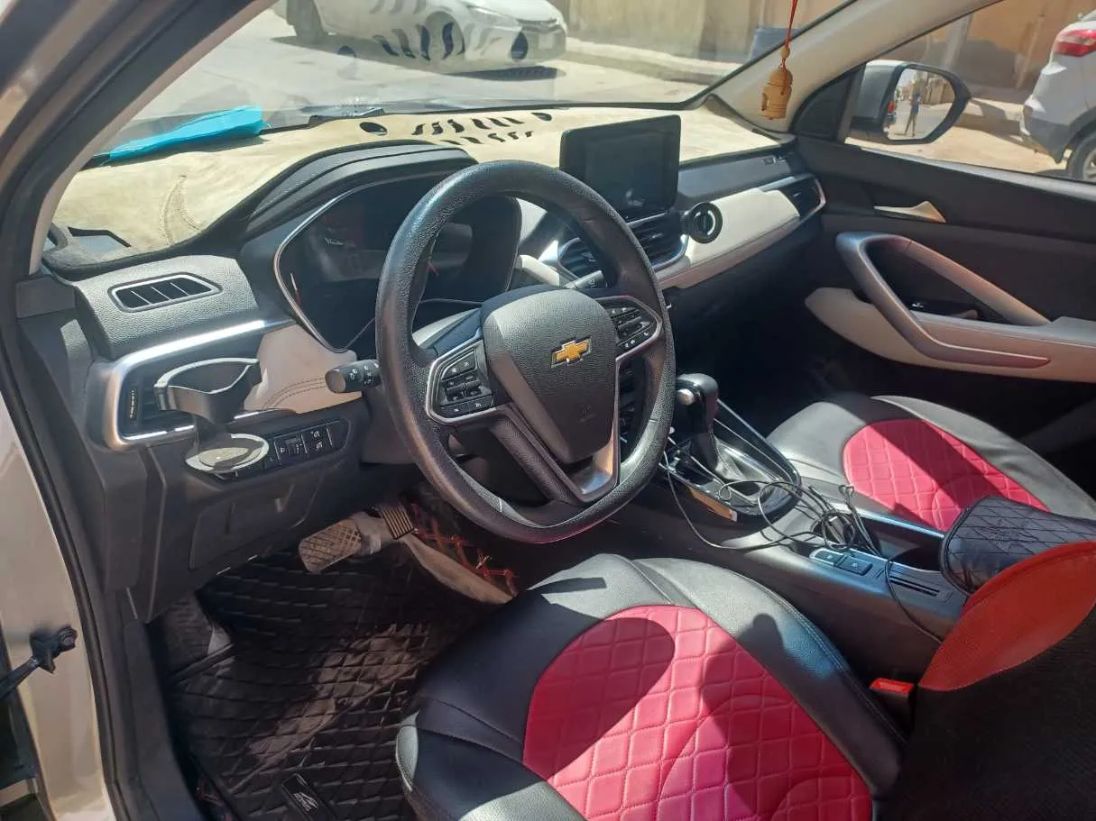 Car image 11