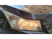 الأنوار الأمامية اليمين