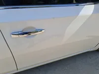 الباب الأمامى الأيمن