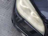 الأنوار الأمامية اليمين