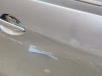 الباب الأمامى الأيمن