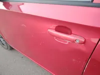 الباب الأمامى الأيسر